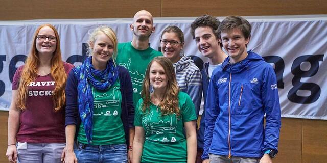 Aktuelle Bundesjugendleitung vlnr: Johanna Niermann, Hanna Glaeser, Richard Kempert, Sunnyi Mews, Kathrin Weber, Stefan Minnich, Simon Keller; Foto: JDAV/Ben Spengler