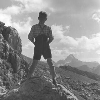 historisches Bild Junge vor Hochvogel. Hannes Boneberger