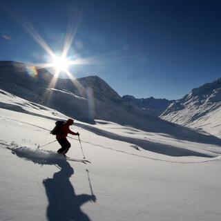 Hoch gelegene Skitouren in der Schweiz, wie der Piz Minor sind  derzeit mit Vorsicht machbar. Foto: DAV/ Pröttel