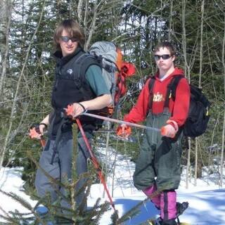 Bei "No Limits" im Tandem unterwegs durch den winterlichen Wald, Foto: Archiv Jubi