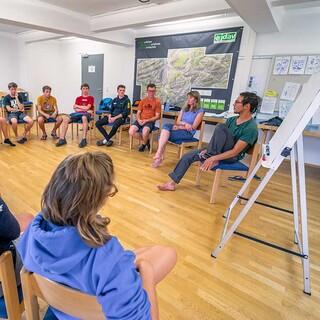 Gruppenarbeit in der Grundausbildung, Foto: JDAV/Silan Metz