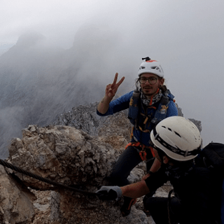 Zwei Jugendleiter beim Aufstieg auf die Zugspitze. Foto: JDAV Ludwigsburg/ Max Girrbach