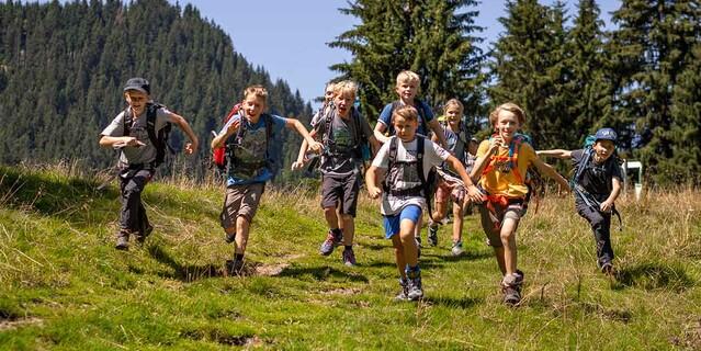 Alpinkids mit Begeisterung auf Tour, Foto: JDAV/Silvan Metz